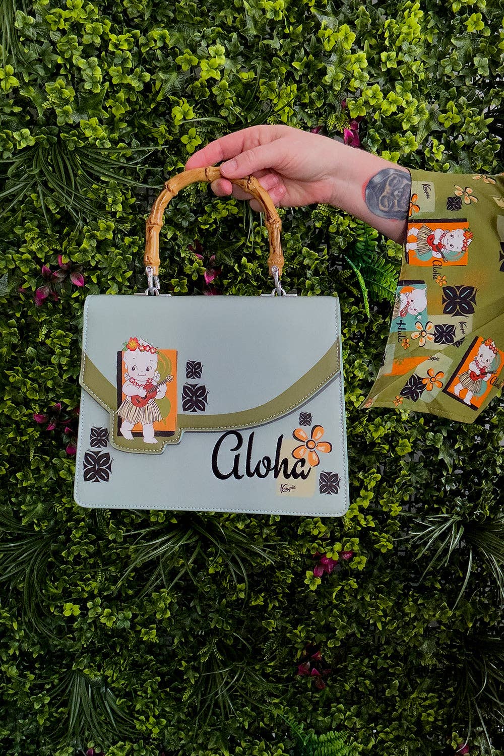Kewpie® X TOBS Hula Bamboo Handle Purse SECOND-2