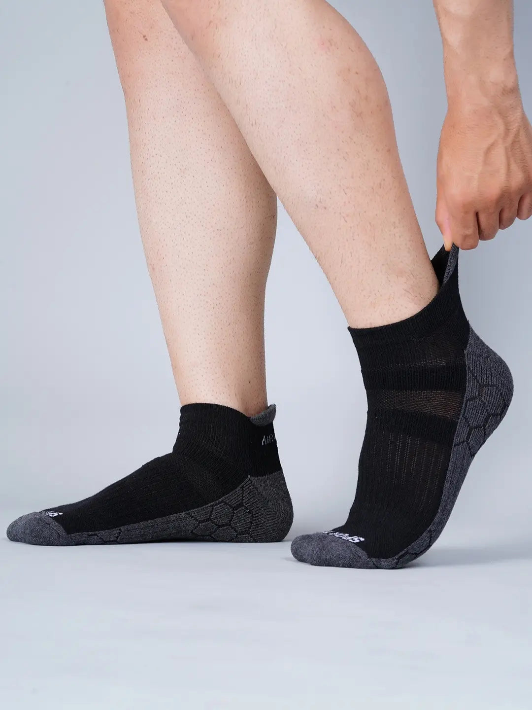 active compression Sports socks for gym, running, hiking and workouts best quality